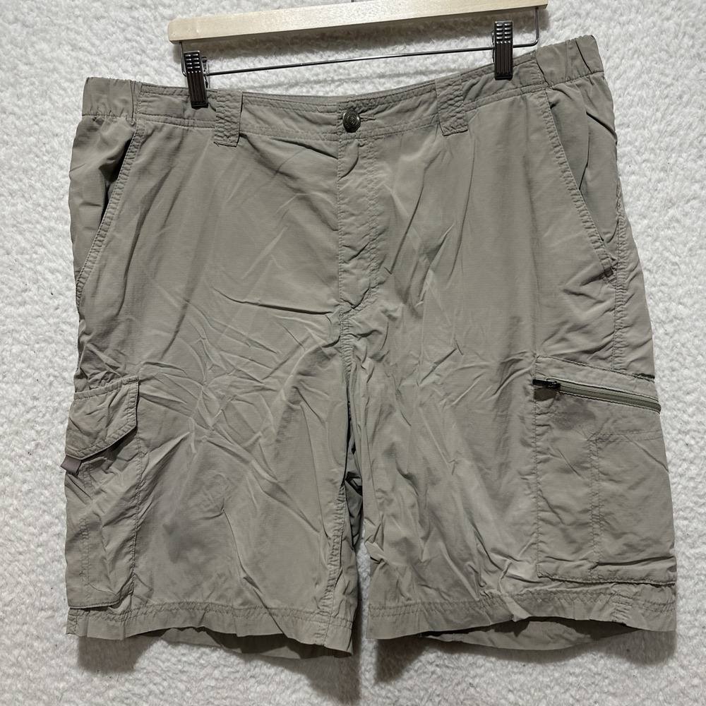 Columbia Men's Shorts Size 40 Cargo Khaki Omni Shade‎ Classic Ridge Utility